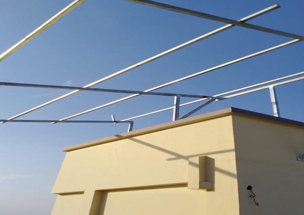 Mounting structure and waterproofing detail on a rooftop